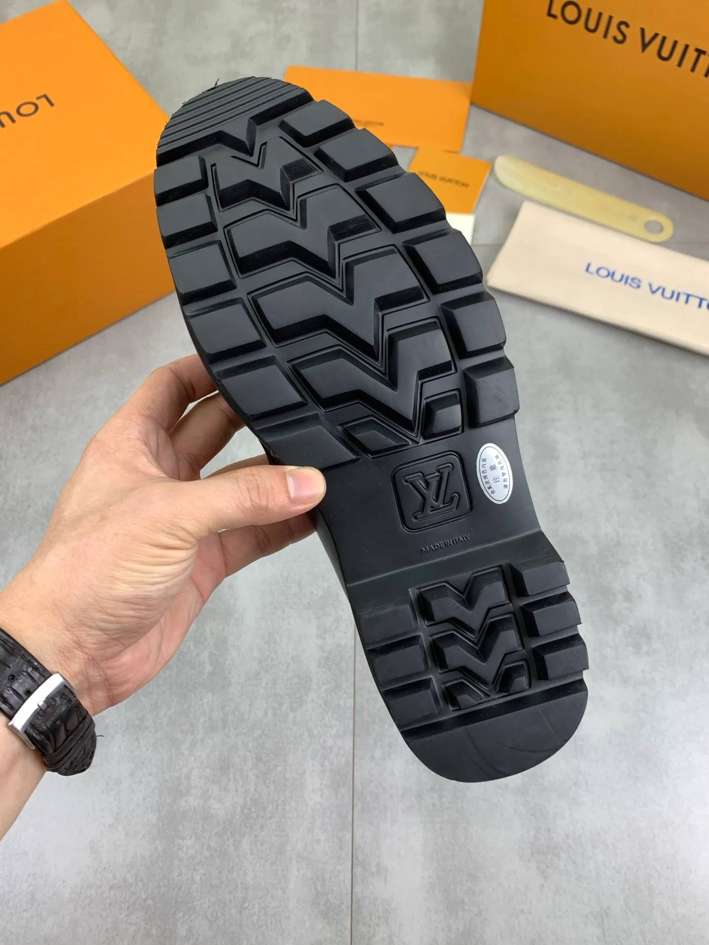 Factory price P820 💎💎💎LOUIS VUITTON [Louis Vuitton] - LV men's business casual leather shoes, luxurious and noble 👞All imported original cowhide, just to create a more comfortable wearing experience, upper: original high-end calfskin ➕Imported soft cowhide lining, original lightweight foam outsole ✔️ Color: 6️⃣colors available Size: 39-44 (38.45 46 can be customized (non-returnable)